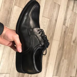 Van Heusen Shoes | Van Heusen Memory Foam Black Dress Shoe Size 9.5 | Color: Black | Size: 9.5 | Bsuter23's Closet